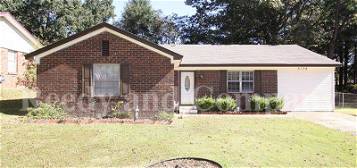5728 Choctaw Dr, Horn Lake, MS 38637