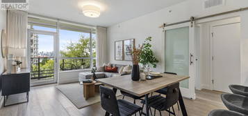 309 177 W 3RD STREET, North Vancouver, British Columbia