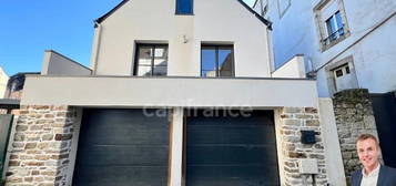 Quimper (29) - Maison centre ville de 75,21 m² habitable - 124 m² utiles - Terrasse - Double garage