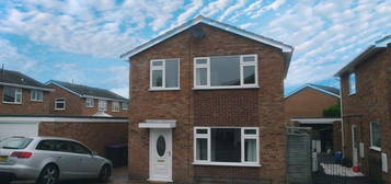 4 bedroom semi-detached house