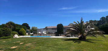 Maison de plain-pied  à vendre, 5 pièces, 4 chambres, 134 m²