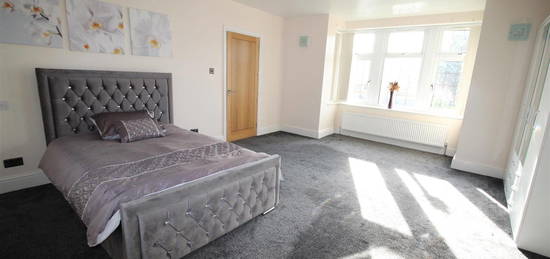 Room to rent in Coniston Grove, Heaton, Bradford BD9