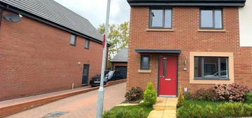 3 bedroom semi-detached house