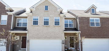 9749 Thorne Cliff Way Unit 102, Fishers, IN 46037