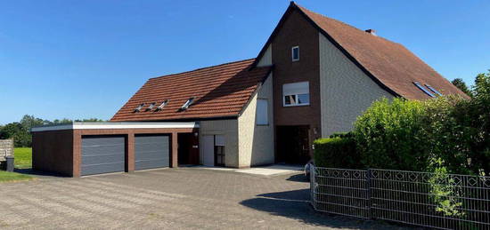 Ländliches Wohnen mit Weitblick! Großzügiges Dreifamilienhaus in Bünde-Dünne!