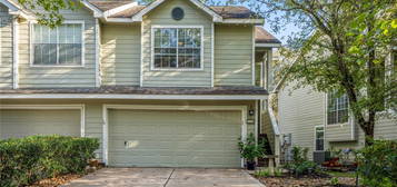 55 N Walden Elms Cir, The Woodlands, TX 77382