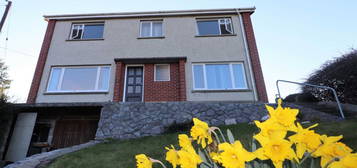 4 bed detached house to rent