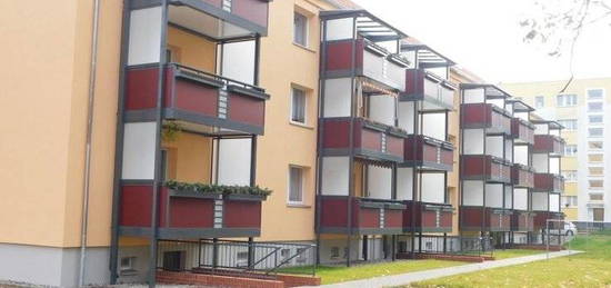 WBG - 2 Zimmer, modernes Wohlfühlbad u. mit Balkon!