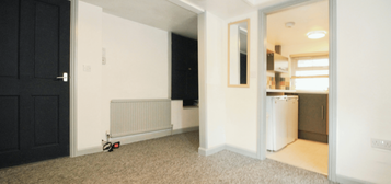 3 bedroom flat to rent