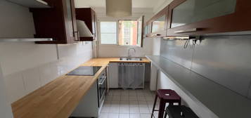 Appartement  à louer, 3 pièces, 2 chambres, 50 m²