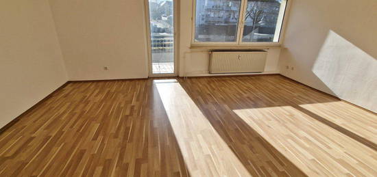 Hermeskeil charm. Whg * 3 ZKB, Balkon, 1. OG * ca. 65 m² * SOFORT