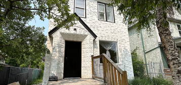 271.5 Selkirk Ave #B, Winnipeg, MB R2W 2M4