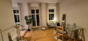 Beautiful 1-room apartment in cool area Lichtenberg near Fhain