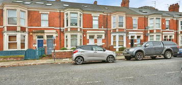 5 bedroom terraced house