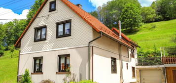 Idyllisches Einfamilienhaus mit viel Platz und großem Balkon