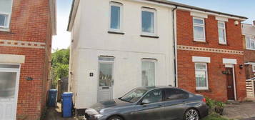 2 bedroom semi-detached house to rent