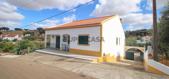 Casa de aldeia T4 em Alandroal (Nossa Senhora Da Conceição), São Brás Dos Matos (Mina Do Bugalho) E Juromenha (Nossa Senhora Do Loreto) de 267,00 m²