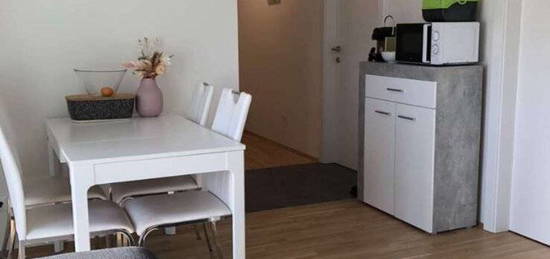 Schöne 1,5 Zimmer Wohnung Balkon Einbauküche