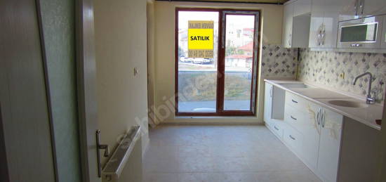 ÇEVRE YOLU ÜZERİ SATILIK 2.KAT 3+1 130M2 5YILLIK YENİ DAİRE