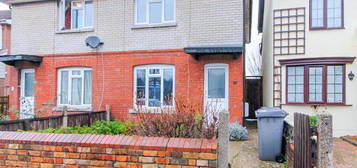 2 bedroom semi-detached house to rent