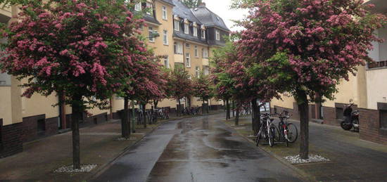 charmante , kleine 2 Zi Altbau  in Frankfurt-Sachsenhausen