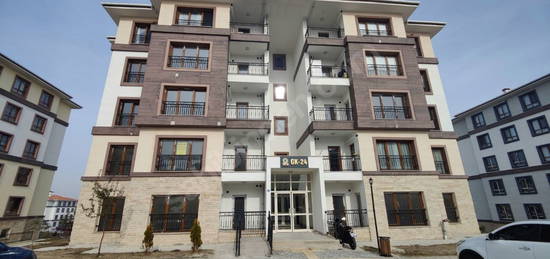 CELİLKIRI(AKKENT)TOKİ ARA KAT ÖNÜ AÇIK GÜNEY BATI CEPHE 2+1