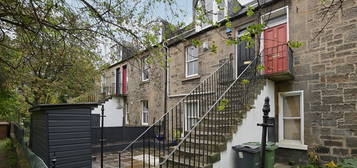 2 bed maisonette for sale