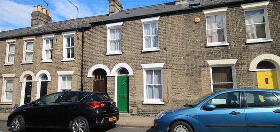 Terraced house to rent in Gwydir Street, Cambridge CB1