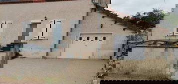 MAISON A LA CAMPAGNE