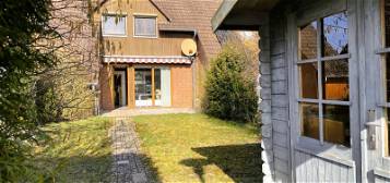 5-Zimmer-Reihenhaus mit Einbauküche, Garage und Gartenhaus in Dibbesdorf