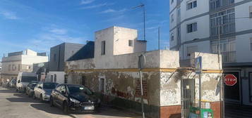 Casa en calle De Brake en Núcleo Urbano, Chiclana de la Frontera