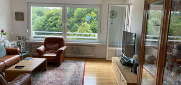 Großzügige und lichtdurchflutete 4,5 Zimmer Wohnung in toller Waldrandlage in Eppstein Bremthal