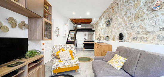 CANNES - LE SUQUET - STUDIO MEUBLE - MEZZANINE