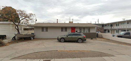 2620 Dakota St NE, Albuquerque, NM 87110