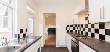 Flat to rent in Biddlestone Road, Heaton, Newcastle Upon Tyne NE6