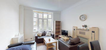 Flat to rent in Grove End Gardens, 33 Grove End Road, St Johns Wood, London NW8