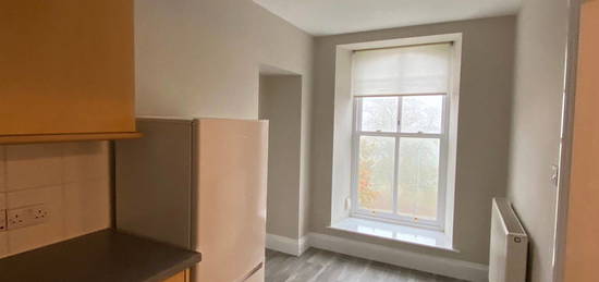 Flat to rent in York Place, Harrogate HG1