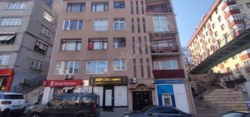 ÜSKÜDAR ZEYNEP KAMİLDE ANA CADDE ÜZERİ 3+1 SATILIK DAİRE