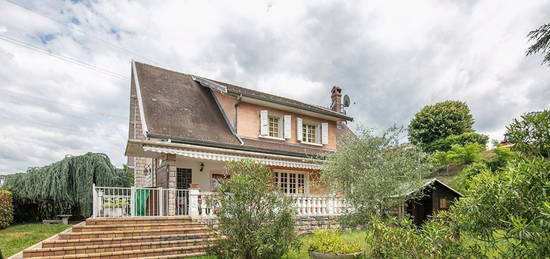 Maison  à vendre, 10 pièces, 6 chambres, 255 m²