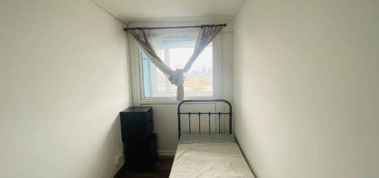 Room to rent in Wellington Way, London E3