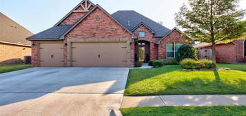 2808 Kathleens Xing, Yukon, OK 73099