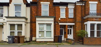 5 bedroom terraced house