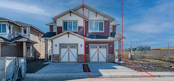 945 Bayview Hts SW, Airdrie, AB T4B 5M6