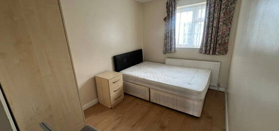 Room to rent in Lime Grove, Hayes UB3