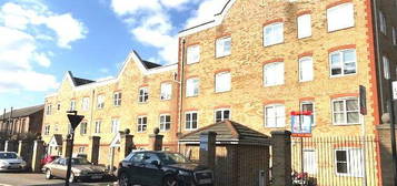 3 bed flat to rent