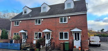 3 bed semi-detached house to rent