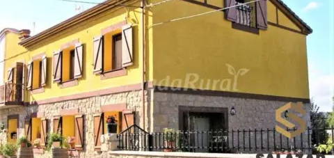 Casa adosada en Montejo de Cebas