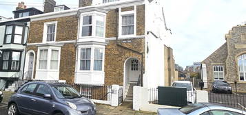 2 bed flat to rent