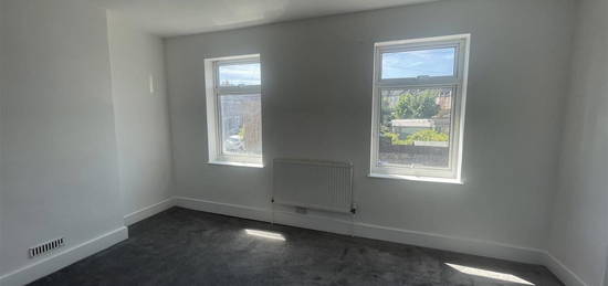 Terraced house to rent in Speranza Street, London SE18