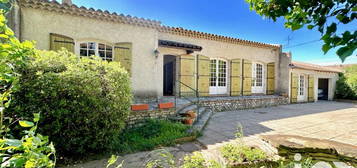 Maison traditionnelle de plain-pied  à vendre, 5 pièces, 4 chambres, 155 m²